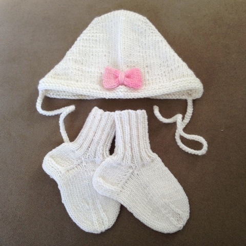 Vauvan myssy ja sukat